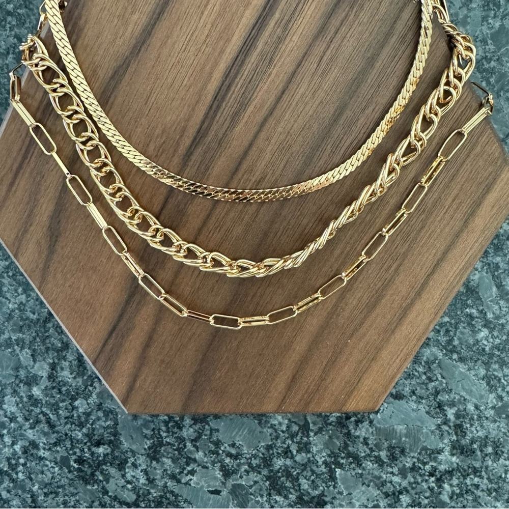 VINCE CAMUTO GOLD-TONE MULTI LAYERED CHAIN NECKLACE